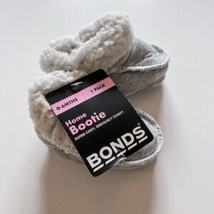 Bonds Soft Gray and White Baby Booties